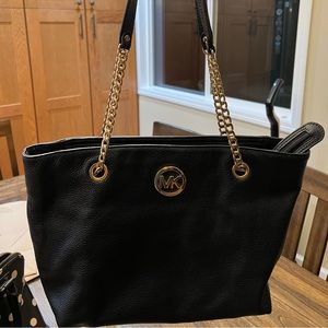 Authentic Michael Kors shoulder bag black and gold chain